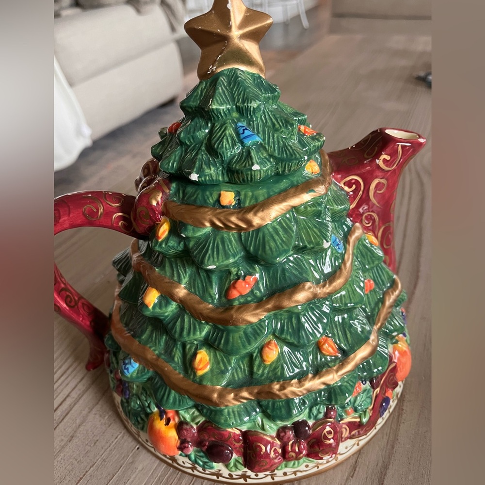 Bella Casa by Ganz Christmas Tree Teapot Vintage